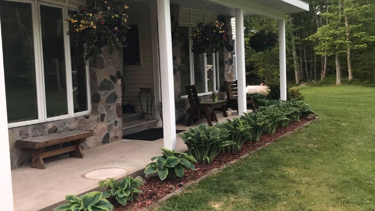 Pelkie House | View of Majestic Keweenaw Bay, Sauna, Hot tub, Swimming Pool, & More!