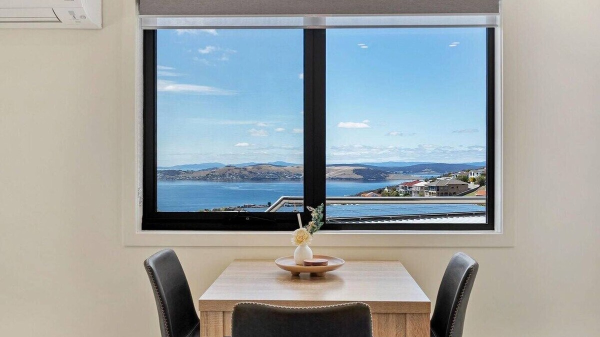Sandy Bay Apartment | "View Studio" Apartment Sandy Bay Close to Casino.