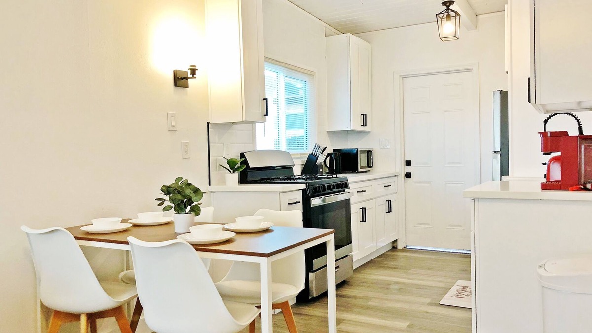 Lemon Grove House | Viewpoint Vista Stay San Diego Pet-Friendly Home