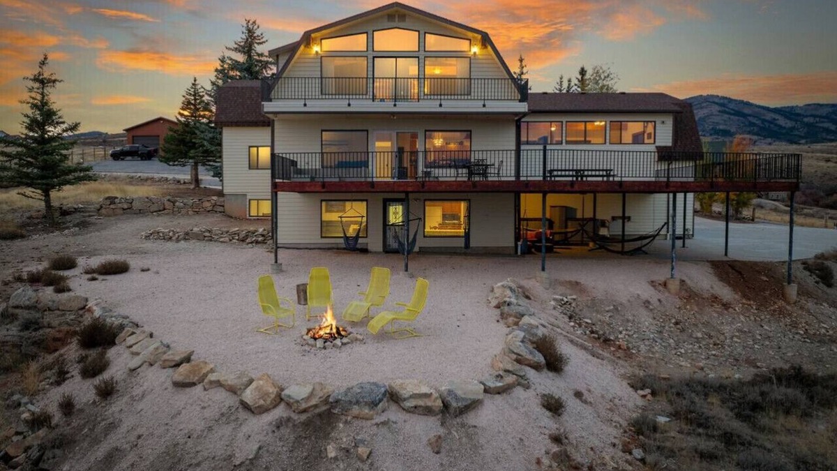 Harbor Village House | Views-Hot Tub-Sauna-Game room-Sleeps 50-7000 Sq ft