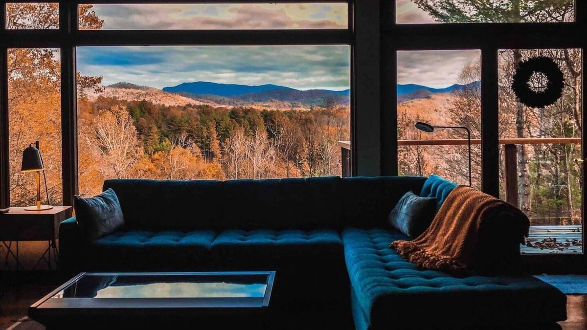 Bakersville Cabin | Views! Japanese Soaking Tub. Double Fireplace. Chef Kitchen, Herb Garden