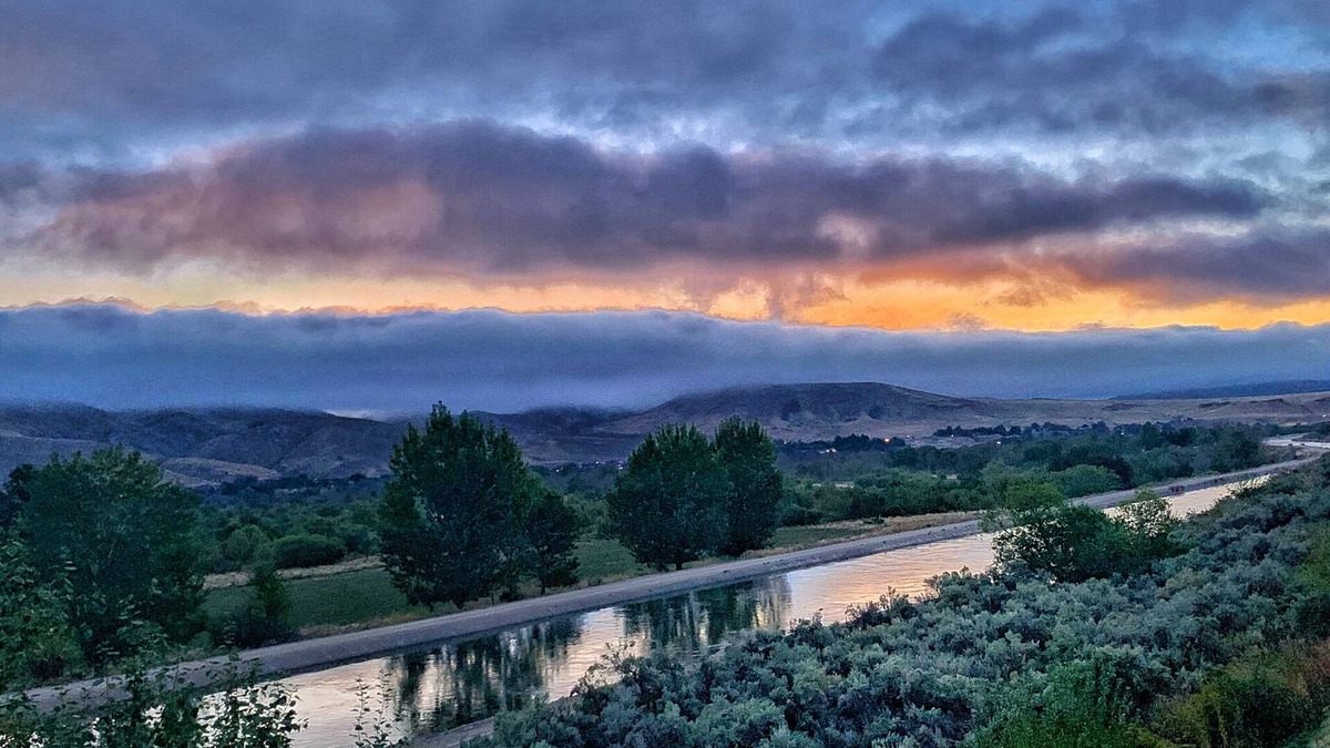 Southeast Boise Condo | VIEWS! Lovely Furn. Condo: 2 bed./2 full bath +Office, Deck, Garage: 30-day min.