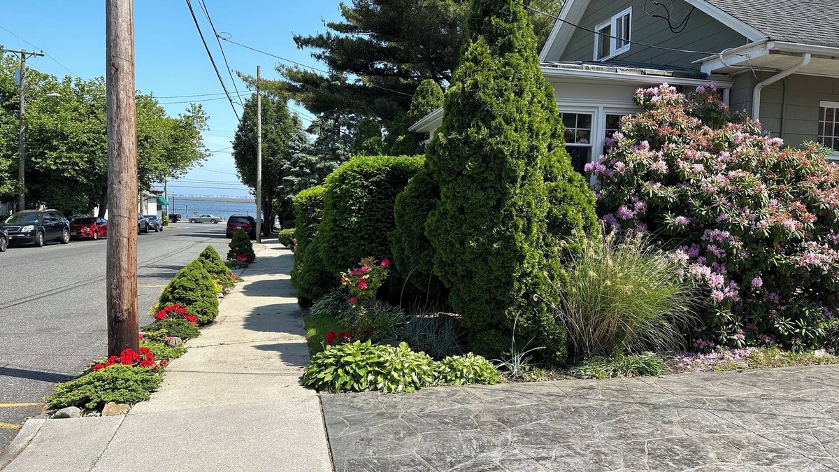 Old Town House | VIEWS of Great Egg Harbor Bay Ocean City FENCED, Slps 10 3 Bdrms