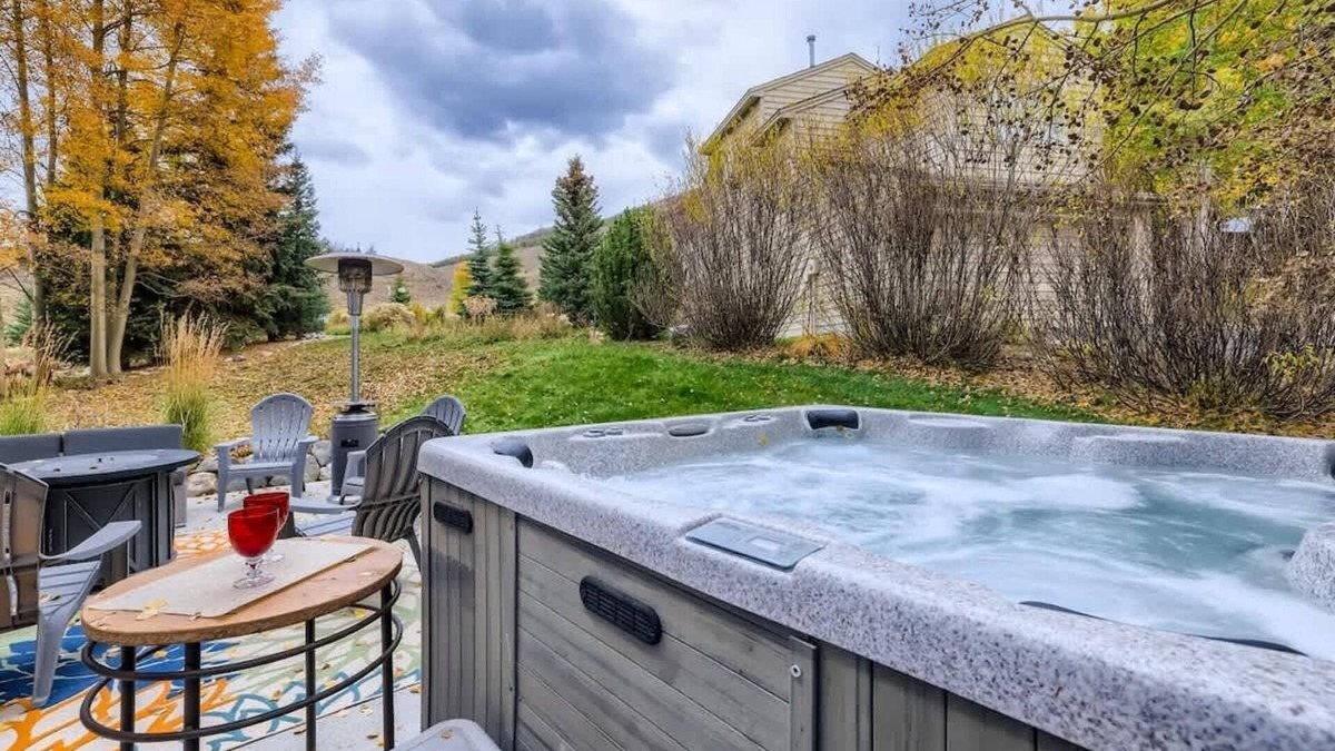 Dillon House | Views of Lake Dillon,Central location w/Hot tub!