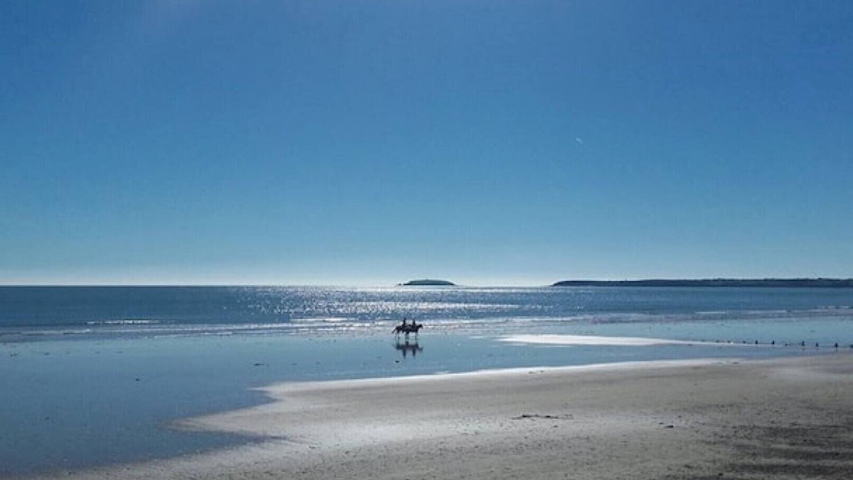 Youghal Cottage | Views of Youghal Bay, 300 Meters to the Beach