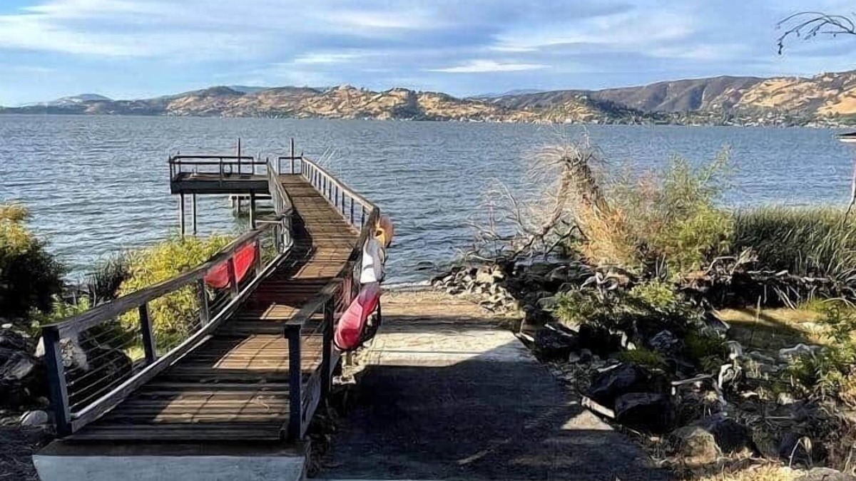 Clear Lake House | Views! On the water! Spacious!