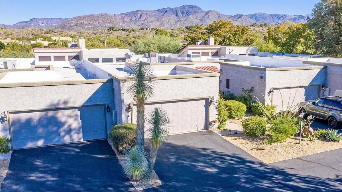 Canyon Ridge Homes House | Views! Peaceful desert surroundings but close to amenities!