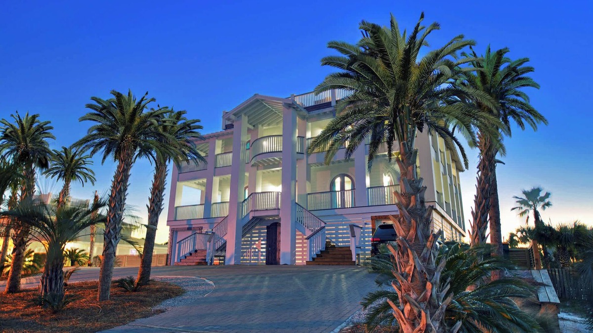 Holiday Isle House | Views! Pool! Free Tiki Cruise! | Admirals Palace