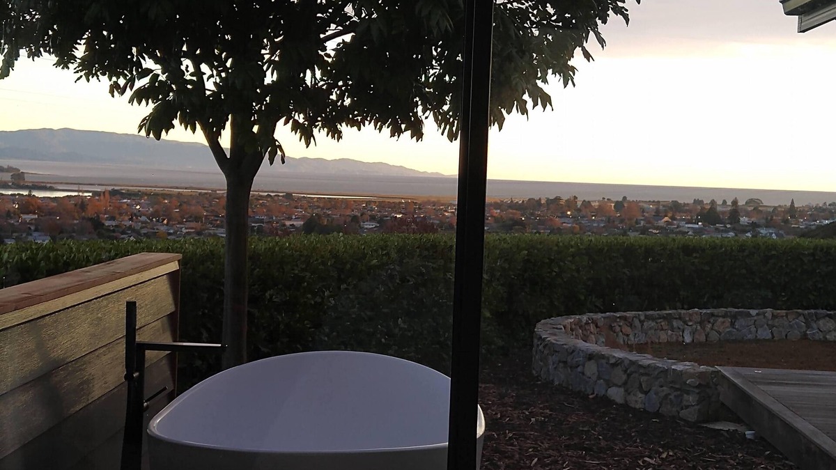 Stoke House | Views, Space and Privacy