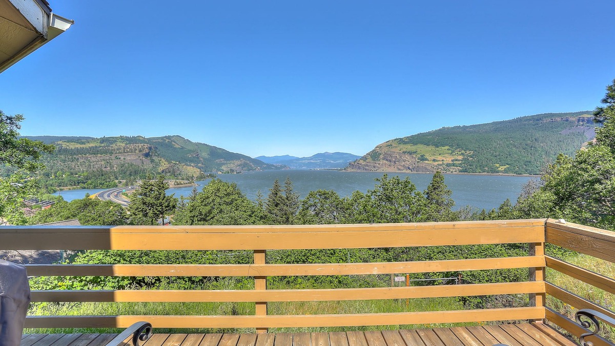 Mosier House | Views! Spacious, Light Bright, Gorge-ous Views!