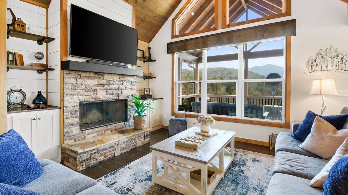 Cherry Log House | Views Views Views, Comfort, Location, Amenities