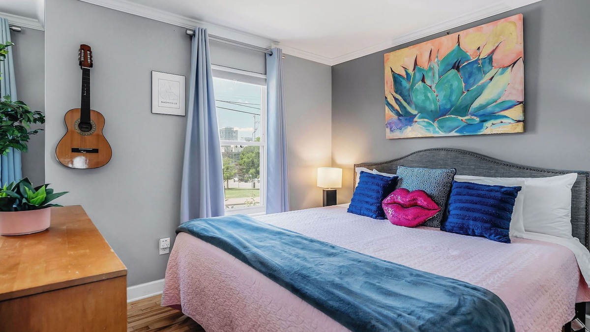 Rutledge Hill Condo | Views! Walk 2 Honkytonks! Free Parking!