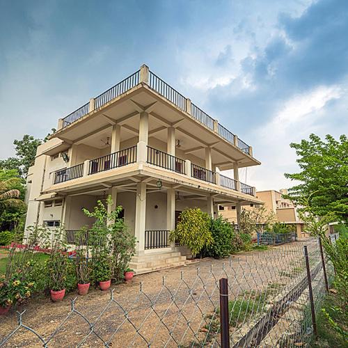 Maihar House | Vijay Kadambari House