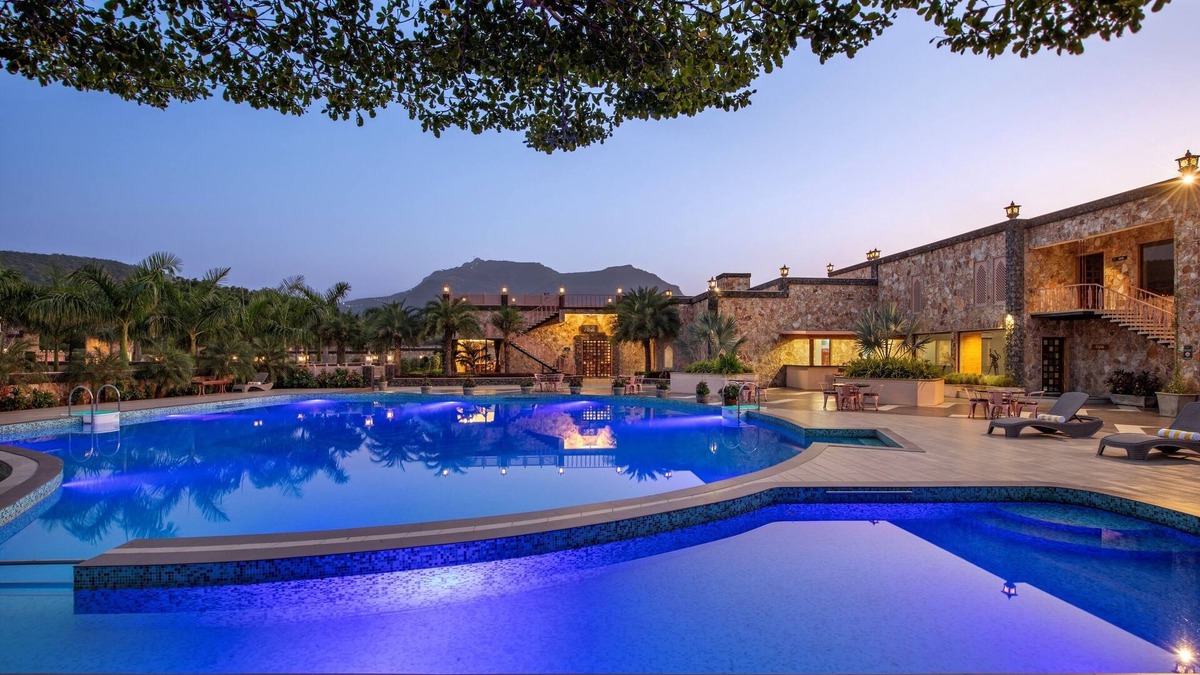 Halol Hotel | Vikrama Heritage Resort Pavagadh