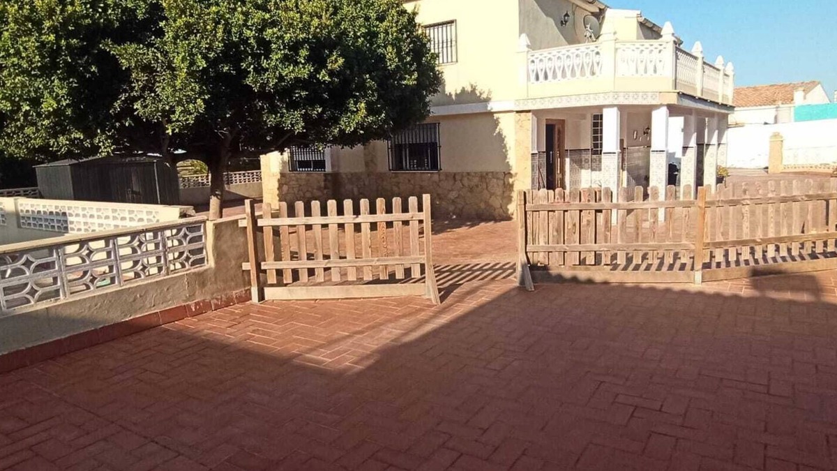 Picasent Ski Chalet | Villa with private pool in Picassent (Valencia)