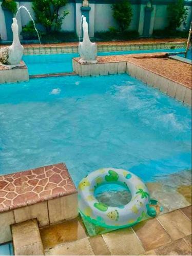 Sukaraja Villa | Vila Princess,Sentul 4bedroom dan Tenda Camping,Private pool, Tenis meja, mini billiard, Karaoke, Ayunan,BBQ, 08satu3 80satu6 4satu5satu