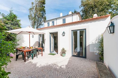 Sintra Ski Chalet | Vila Santa Maria - Cosy Guest House