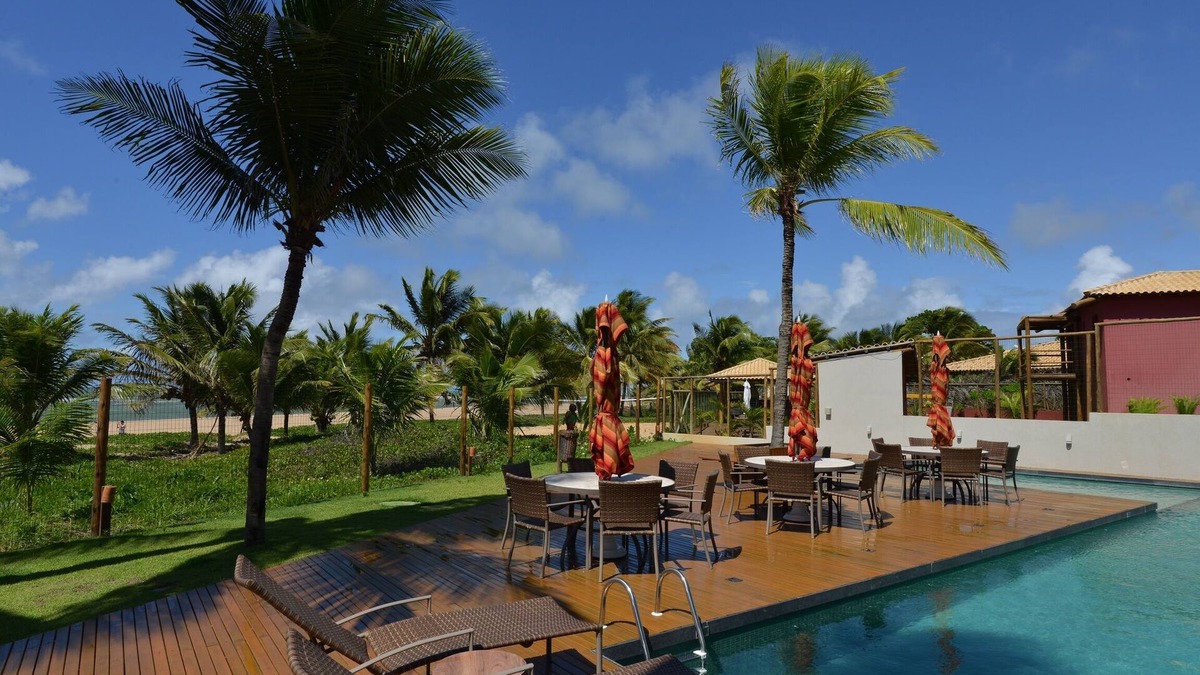 Itacimirim Apartment | Vilage walk in sand with natural pools near the condo!