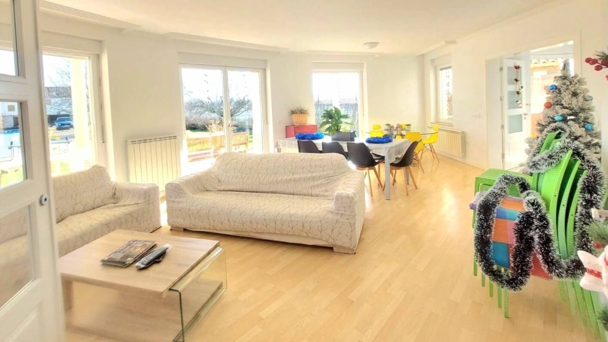 Villanueva de Las Manzanas Villa | Villa 'Casa Miguel Y Sally' with Mountain View, Private Pool and Wi-Fi