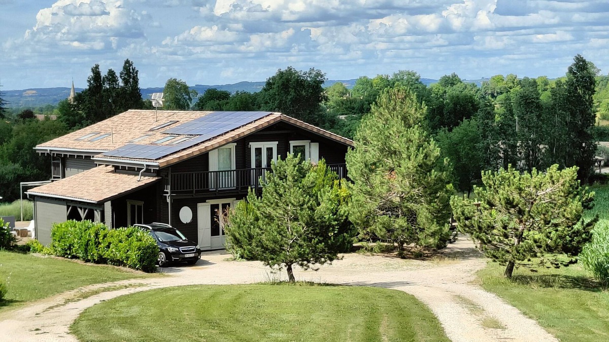 Saint-Etienne-de-Villereal Villa | Villa Fauquié - A unique wooden house in the south of Dordogne with heated pool