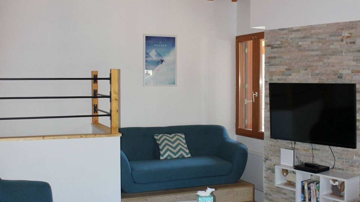 Villarabout Ski Chalet | Village House in the heart of the "3 Valleys" - sleeps 6