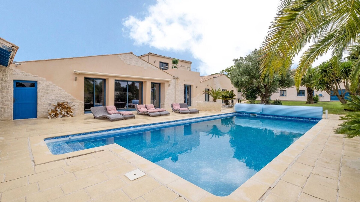 Saint Nazaire sur Charente Villa | Villa Boyard - Pour 10 avec piscine privée et jacuzzi