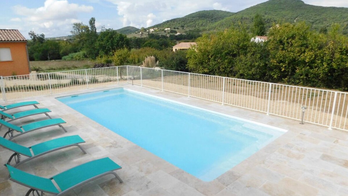 Saint-Sauveur-de-Cruzieres Villa | Villa with swimming pool in southern Ardèche (near Vallon Pont D'Arc)