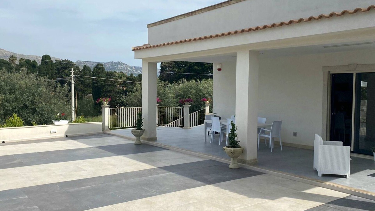 Gallina Villa | Villa 100m from the sea