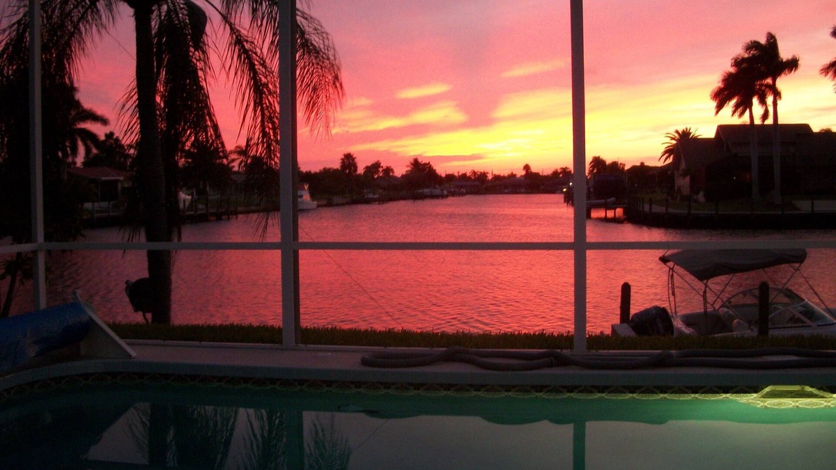 Caloosahatchee House | Villa 2 Beautiful Sunsets, Pool, 200' Canal. 52 reviews.