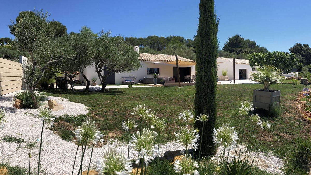 Carnoules Villa | Villa 2 homes in the heart of the Var 30 minutes from the beaches