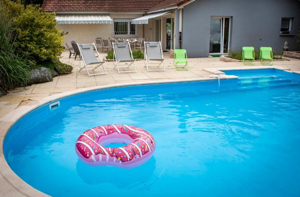 Laval-sur-Vologne Villa | Villa 200m2 avec PISCINE chauffée & SPA & sauna & kota-grill