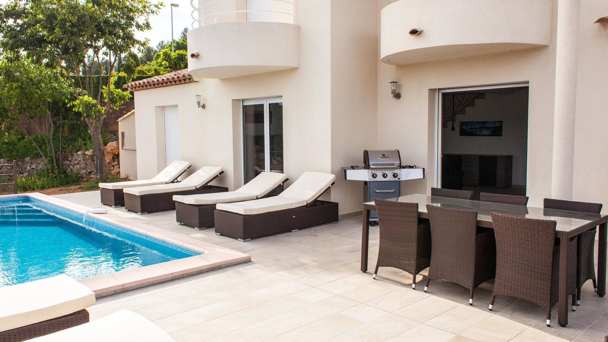 Montfort-sur-Argens Villa | Villa 3*heated infinity pool 3 comfort suites, panoramic view