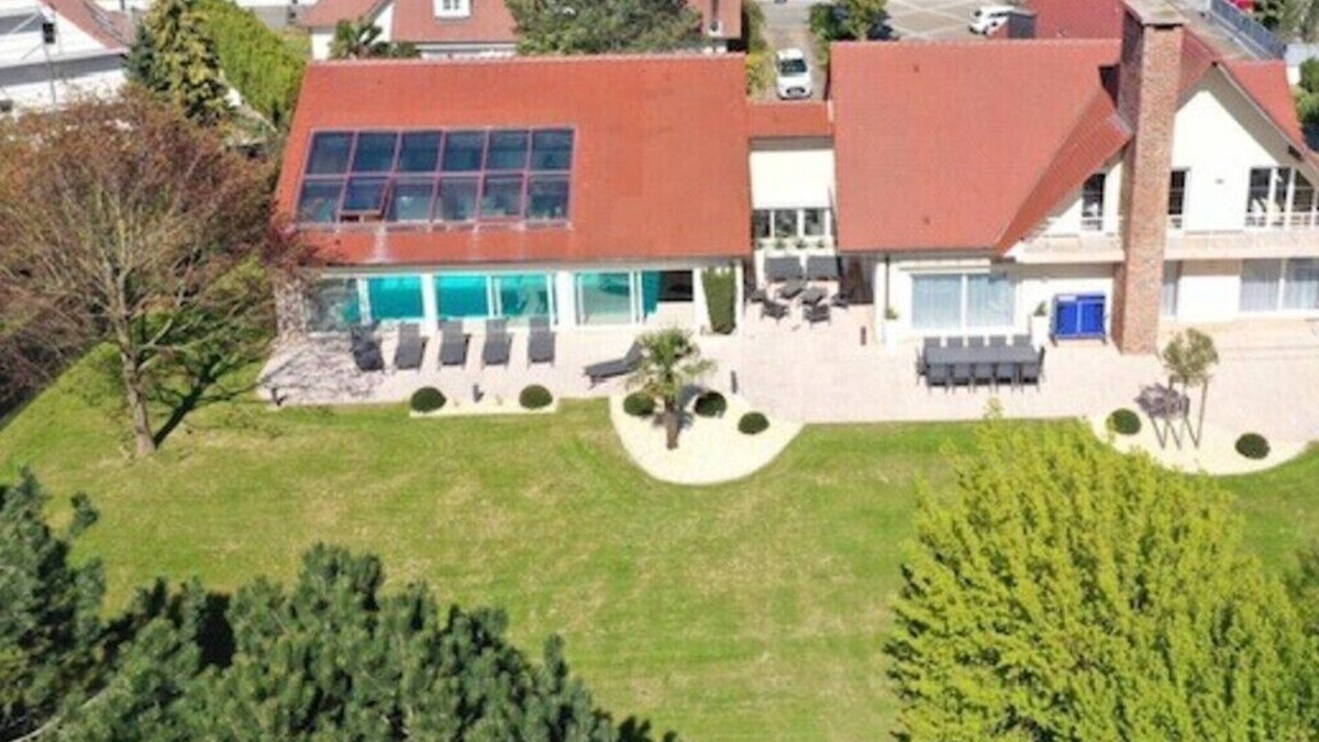 Lampertheim Villa | Villa 300 m2, indoor pool, 25 ares of land, near Strasbourg