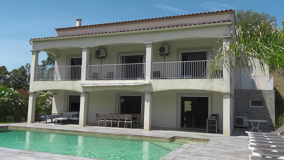 Afa Villa | Villa 300m2 Avec Piscine Chauffée Proche Ajaccio et Porticcio