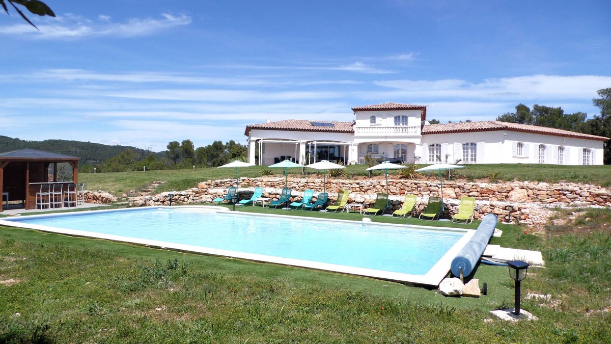 Besse-sur-Issole Villa | Villa 3681 ft² classified 4 Stars on 2.5 acres - Provence