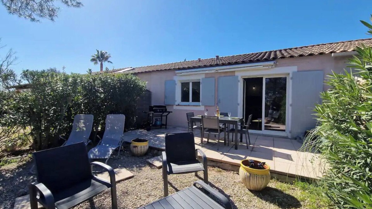 La Rouviere Villa | Villa 4/6P AC– Swimming Pool – Golf– BBQ Green village in Roquebrune-sur-Argens