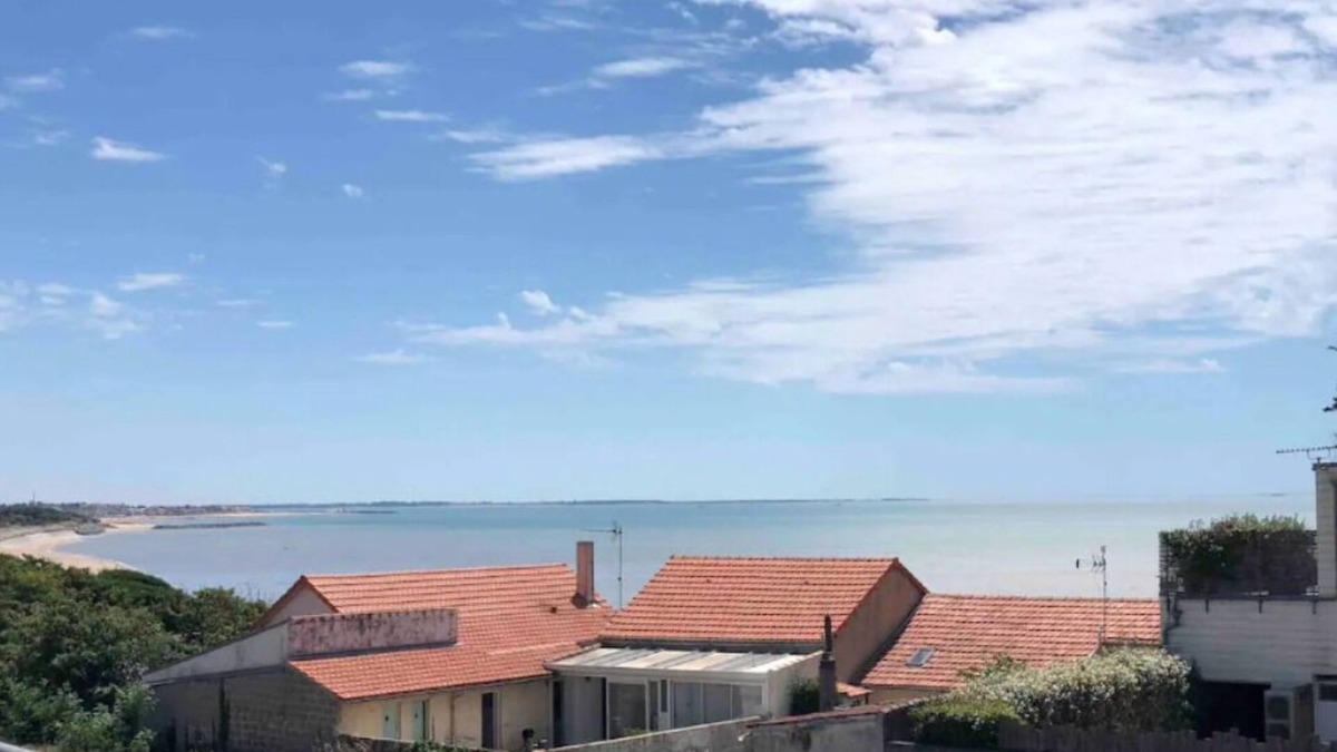 Chatelaillon-Plage House | Villa 4/6 Personnes 200m Plage Bord de mer - La Rochelle/Angoulins s/mer