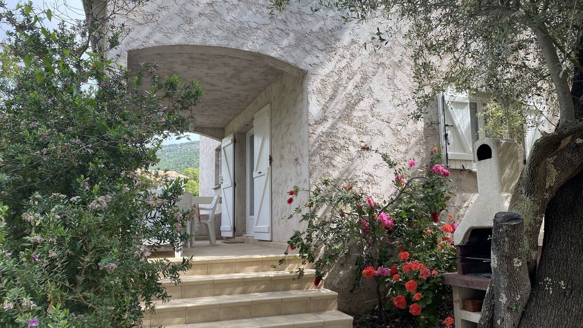 Pinarellu Villa | VILLA 49M2, classified as "Meublé de Tourisme" 3*, STE LUCIE DE PORTO VECCHIO