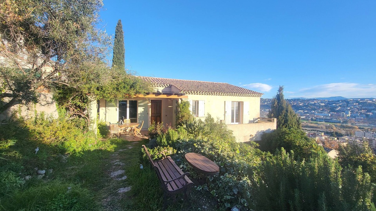 Saint-Laurent-du-Var Villa | Villa 90 m² panoramic view Nice, sea and mountains