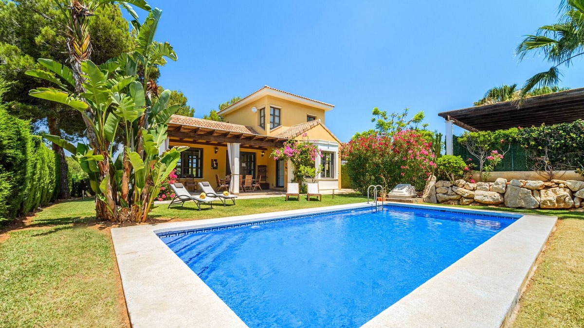 Cansalades Villa | Villa Abaesko, with Garden and Private Pool