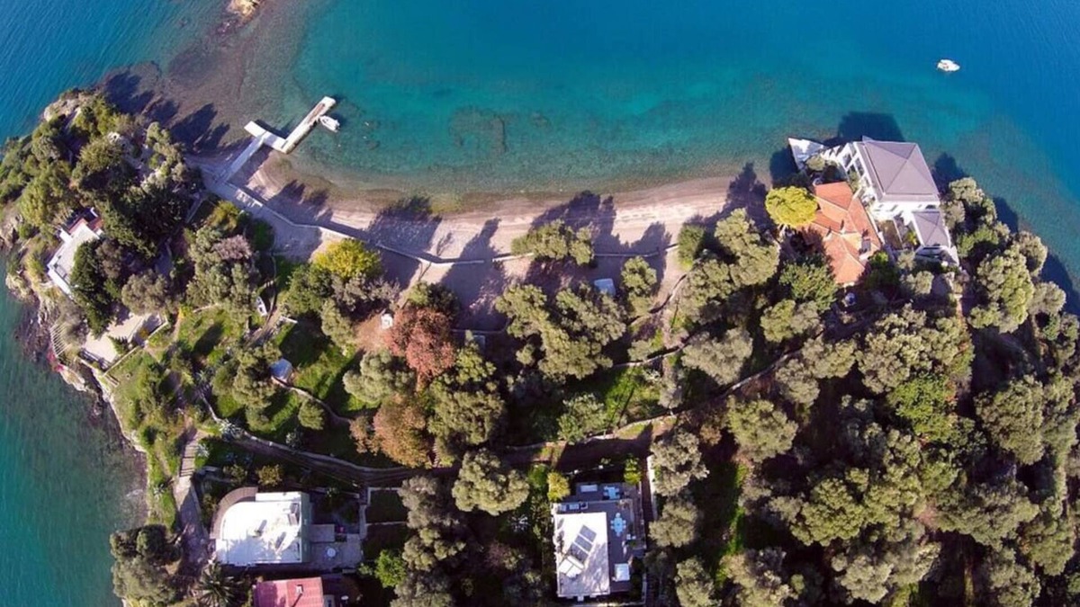 Fethiye City Center Villa | Villa Ada; beachfront in Fethiye sövalye islandnn