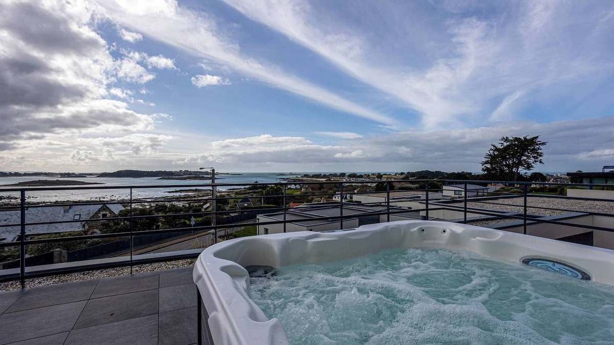 Pleumeur-Bodou Villa | Villa Agapanthes · Facing the sea, indoor pool.