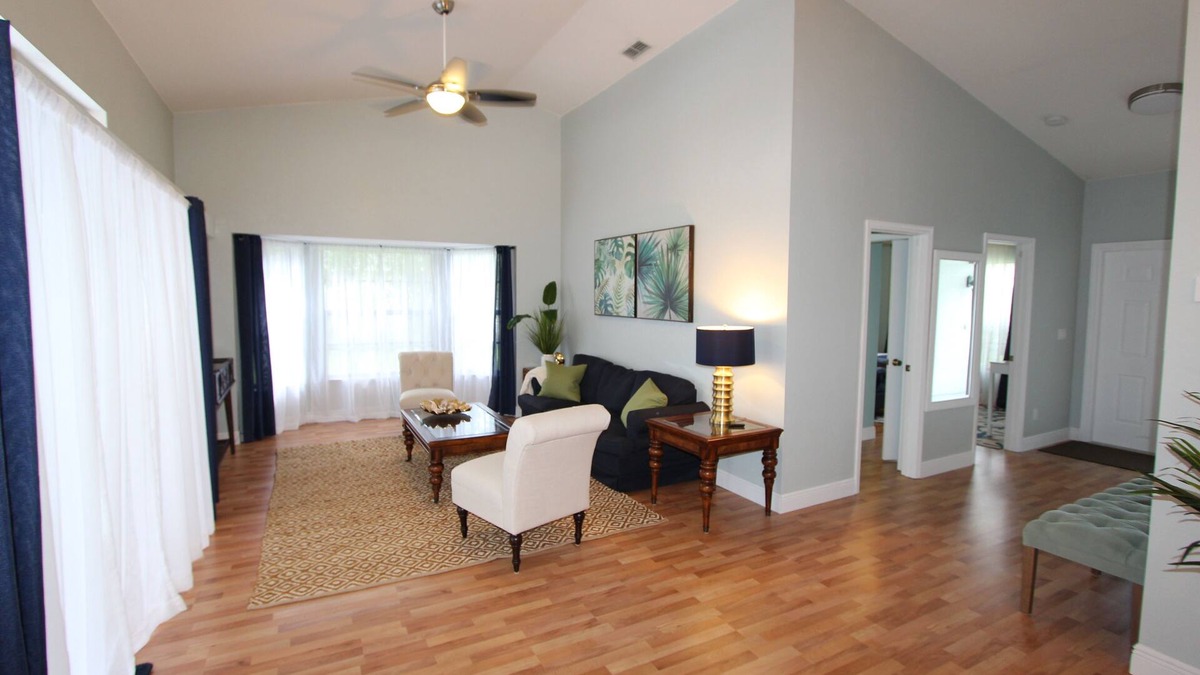 Parkdale Villa | Villa Agnes - Golf Course Villa with a Pool