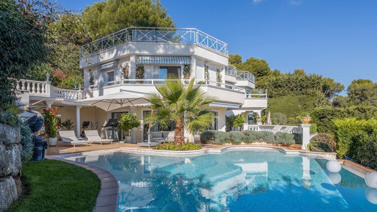 Vallauris Villa | Villa Albertine - Six Bedroom Villa, Sleeps 12