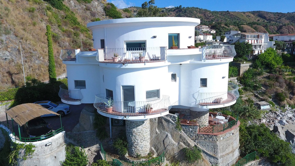 Caminia Villa | Villa Alcado, a unique emotion!