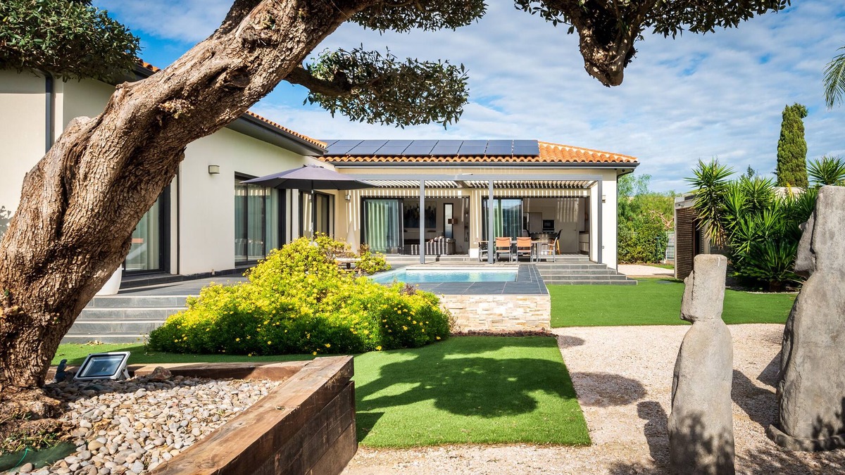 Claira House | Villa Alicia