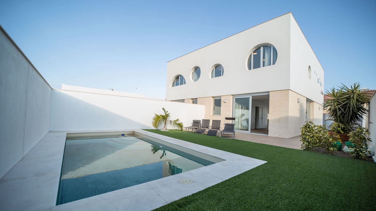 Arenas del Mar Villa | VILLA ALVAR - OASIS WITH POOL