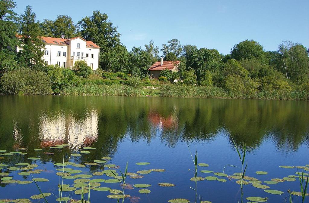 Warnitz Apartment | Villa am Trumpf - Design-Appartements im Naturgarten am See