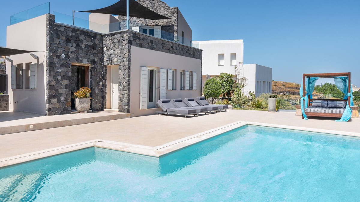 Vourvoulos House | Villa 'Amaranthine' with Private Pool, Wi-Fi and Air Conditioning