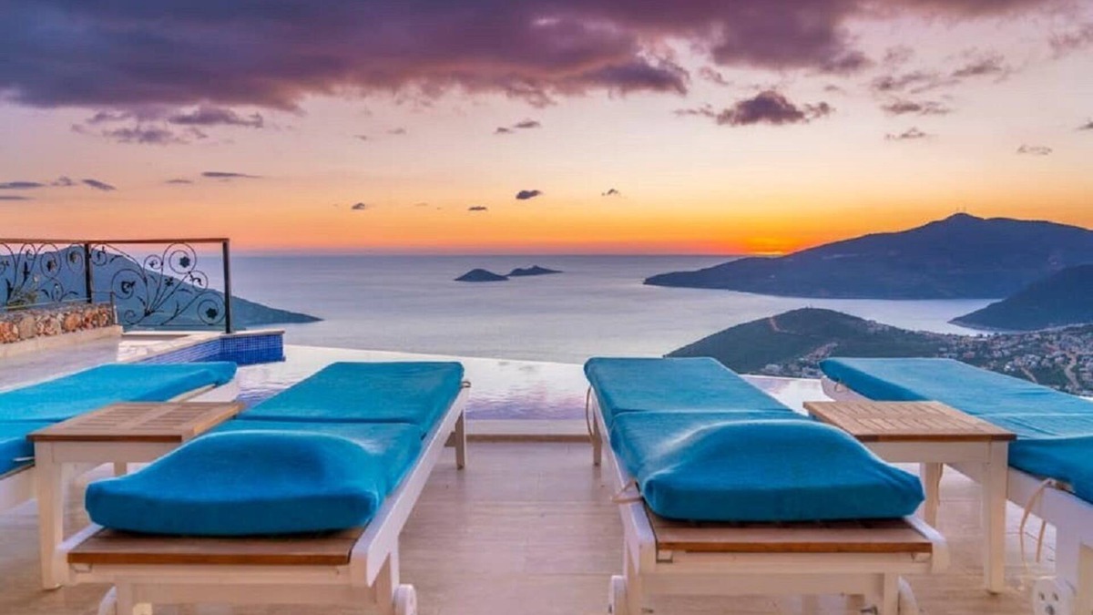 Demre House | Villa Ambar with infinity pool and great view